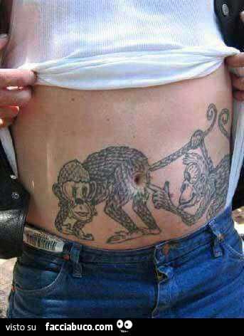 Tatuaggio sulla pancia… l'ano della scimmietta