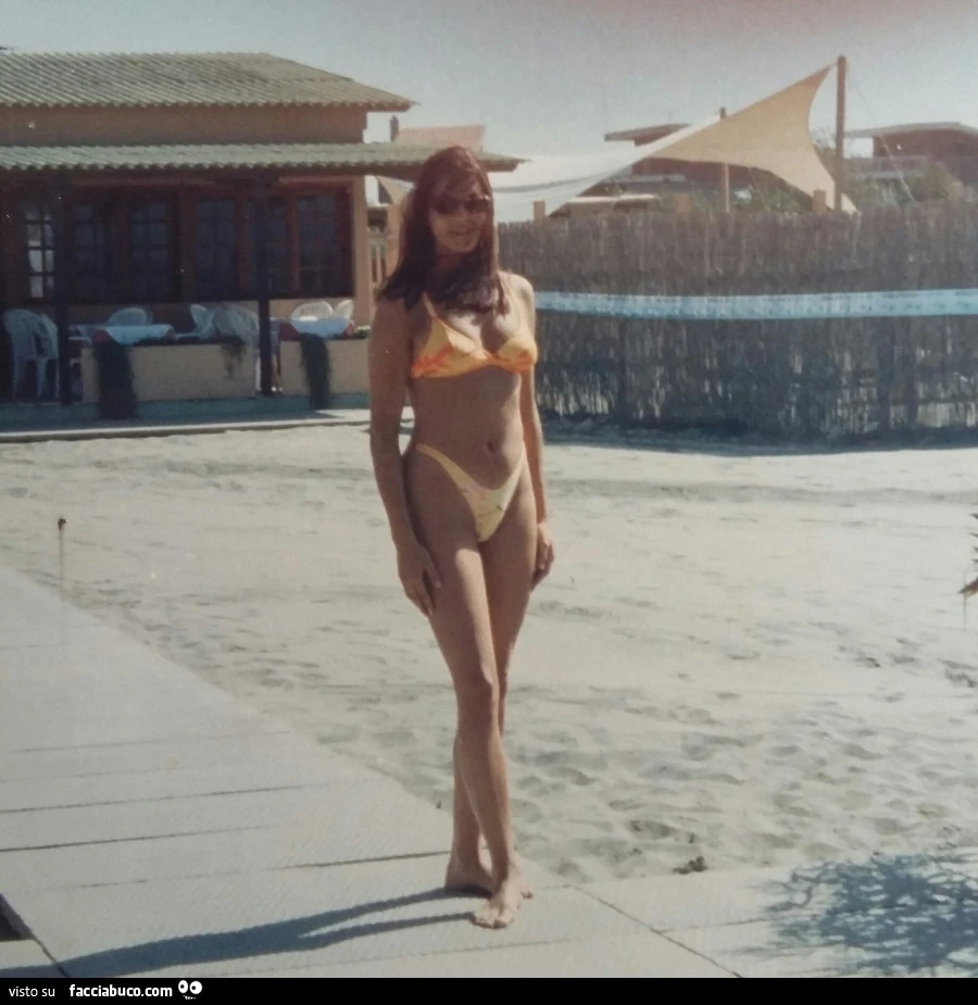 Foto di Venusia72 in bikini da ragazza