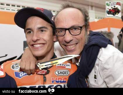 Guido Meda punta il coltello sul collo di Marquez
