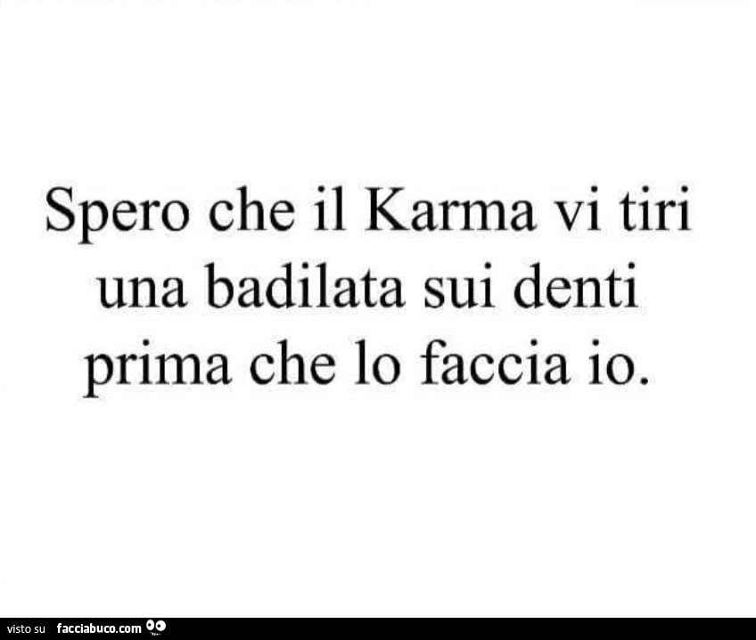 La cura di faccia sbuccia una maschera da posti