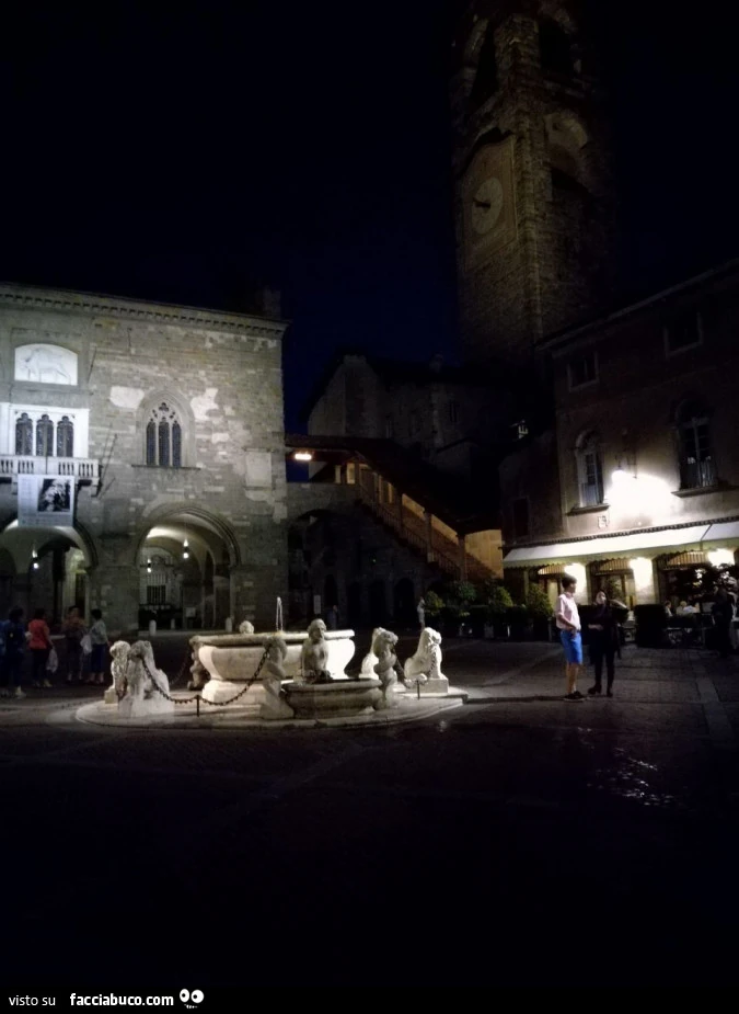 Foto piazza di Bergamo
