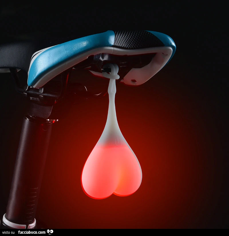 Palle appese al sellino della bici