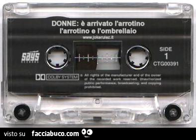 Donne: è arrivato l'arrotino l'arrotino e l'ombrellaio